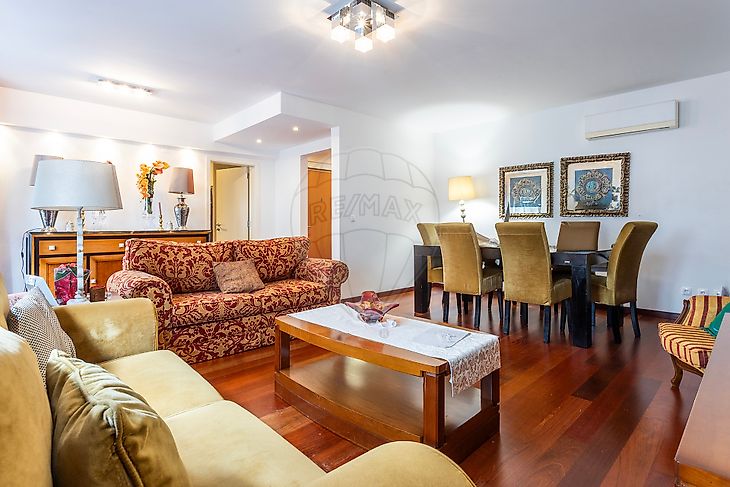 Apartamento T2 para arrendar em Campolide
